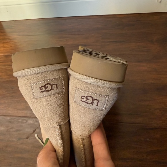 NWOT UGG Sarissa Dune Shearling Lined Short Suede Tan Boots-Size 7 - Picture 10 of 11